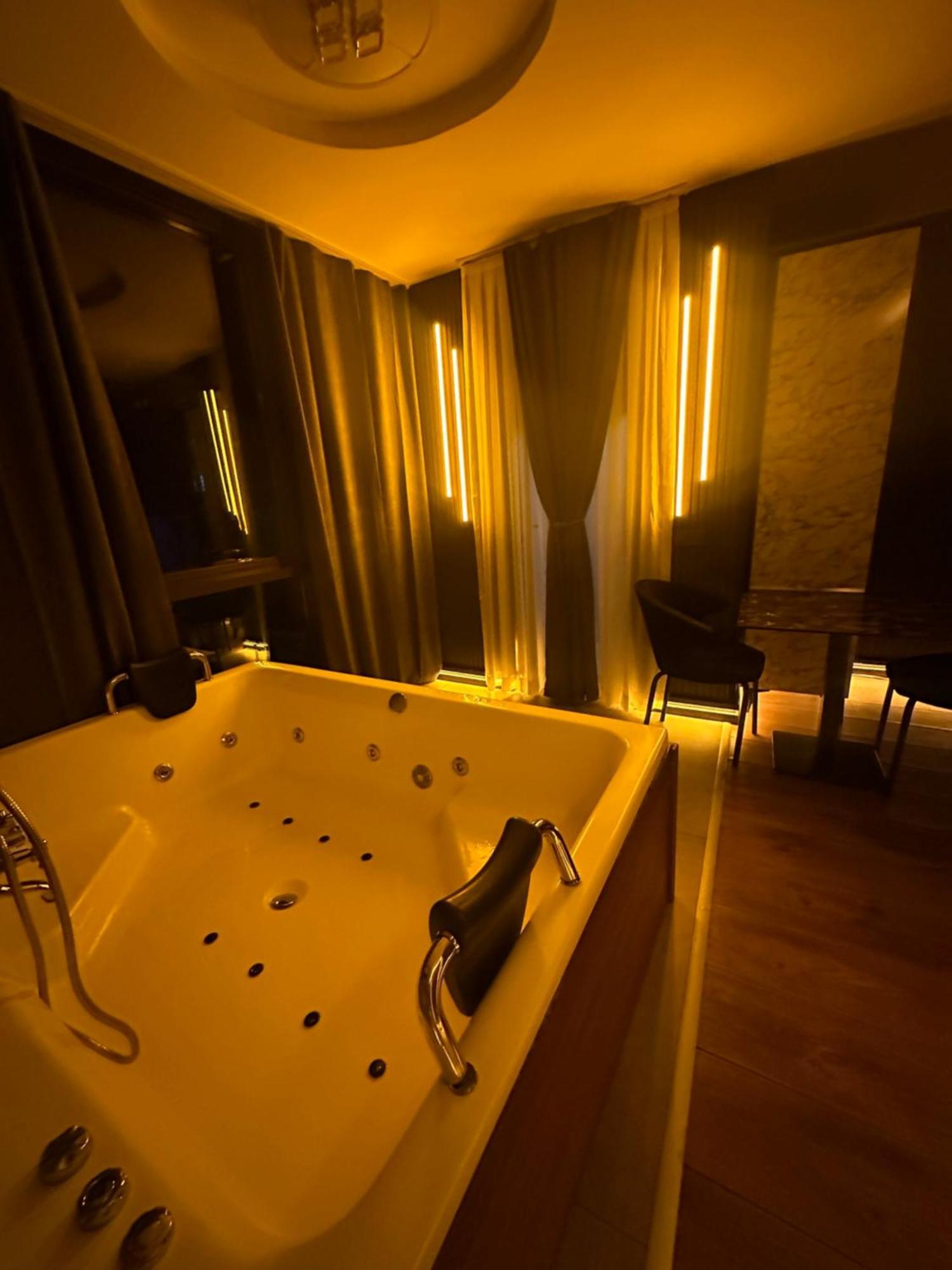 New Arcadia Suites Taksim Istanbul Bagian luar foto